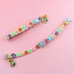 Collar con Cascabel y Diseño de Huellas FURLUXE™ | Collar Colorido y Seguro para Mascotas