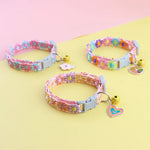 Collar con Cascabel y Diseño de Huellas FURLUXE™ | Collar Colorido y Seguro para Mascotas